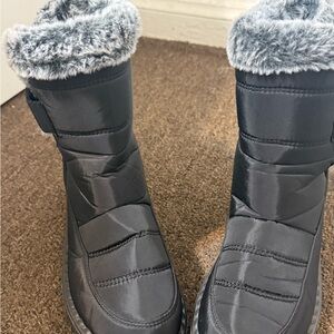 Women's Black Winter Faux-Fur Lined Snow Boots
